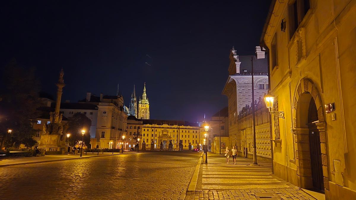 Special Evening Tour – Hradčany, Nový Svět & Malá Strana