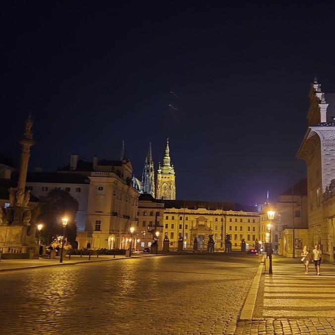 Special Evening Tour – Hradčany, Nový Svět & Malá Strana Free Tour